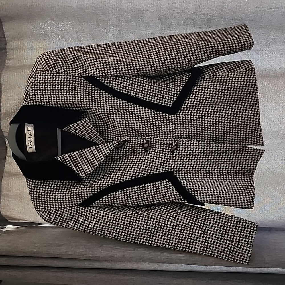 Vintage Medium Tahari Black White Houndstooth Wool 3 Button Blazer Jacket